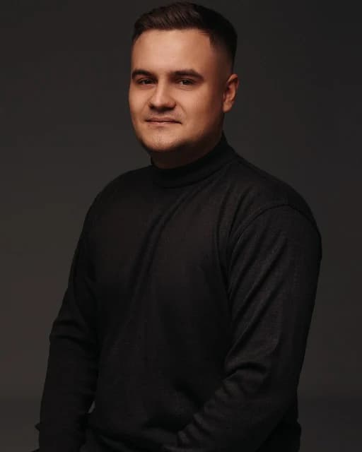 Дмитрий Гарнов